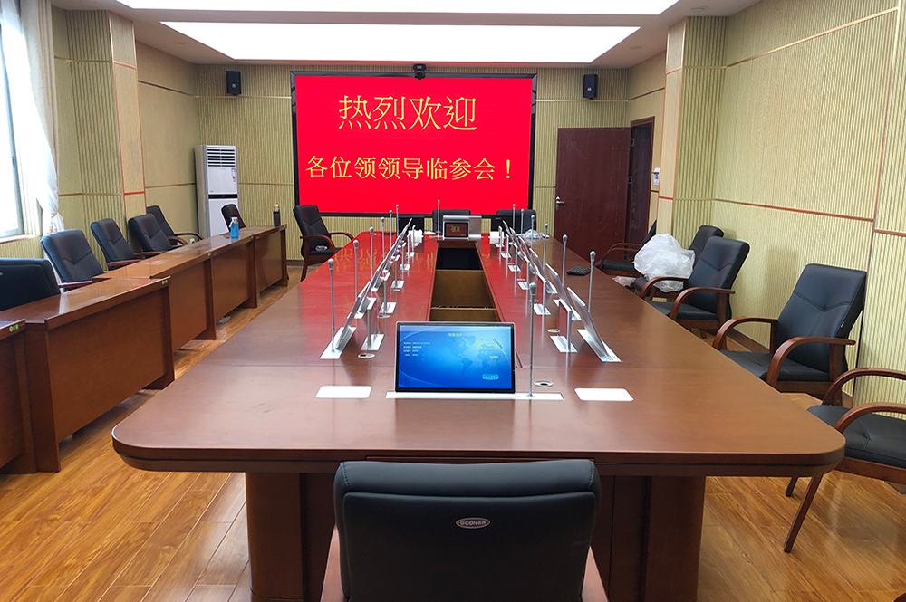 廣西某檢察院（液晶升降一體機(jī)帶升降式話(huà)筒、升降式電子桌牌、彈起式桌面插座）